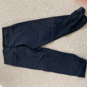 2 Black Lululemon Wunder Under Crop size 4